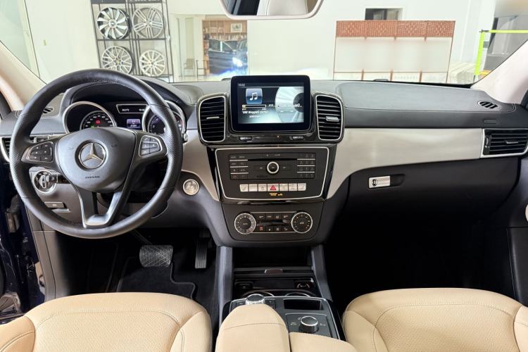 Used Mercedes-Benz GLE Coupe 2015 GLE 320 4MATIC Coupe SUV Interior 1