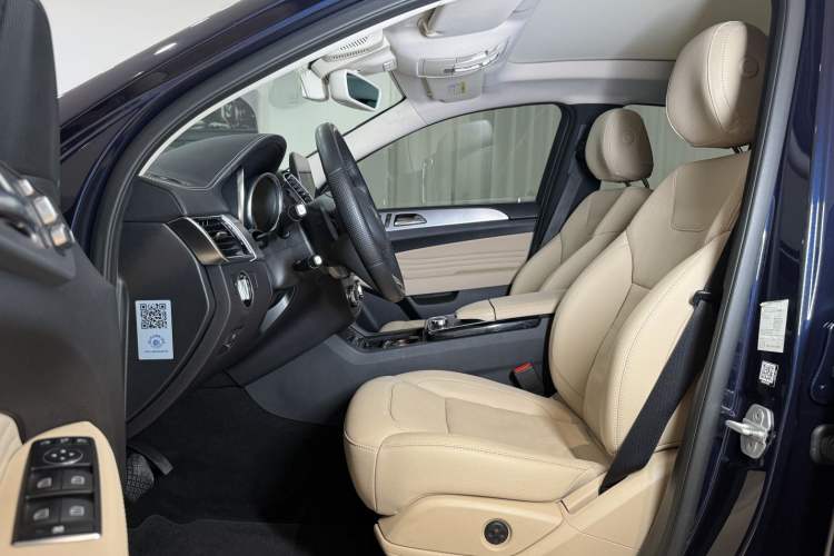 Used Mercedes-Benz GLE Coupe 2015 GLE 320 4MATIC Coupe SUV Interior 3