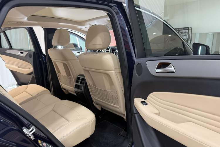 Used Mercedes-Benz GLE Coupe 2015 GLE 320 4MATIC Coupe SUV Interior 8