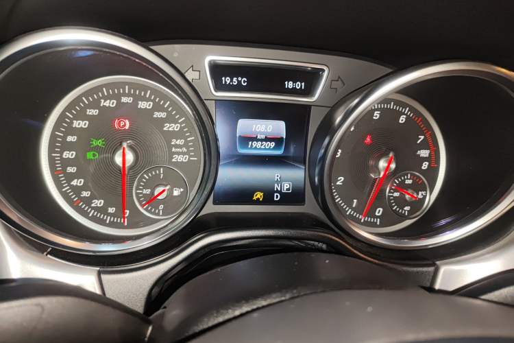 Used Mercedes-Benz GLE Coupe 2015 GLE 320 4MATIC Coupe SUV Odometer Close Up