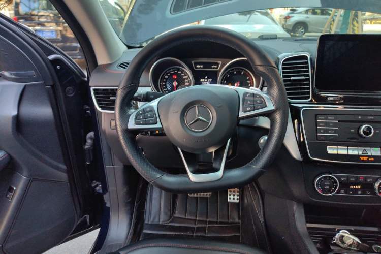 Used Mercedes-Benz GLE Coupe 2015 GLE 450 AMG 4MATIC Coupe SUV Steering Wheel