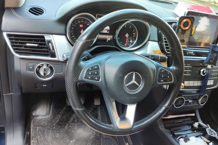 Used Mercedes-Benz GLE Coupe 2015 GLE 400 4MATIC Coupe SUV Steering Wheel