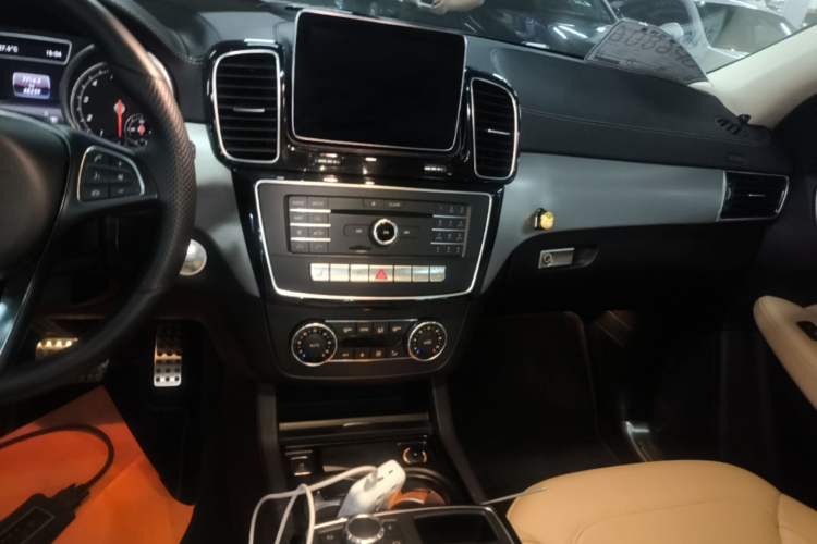 Used Mercedes-Benz GLE Coupe 2015 GLE 320 4MATIC Coupe SUV Audio And AC Panel
