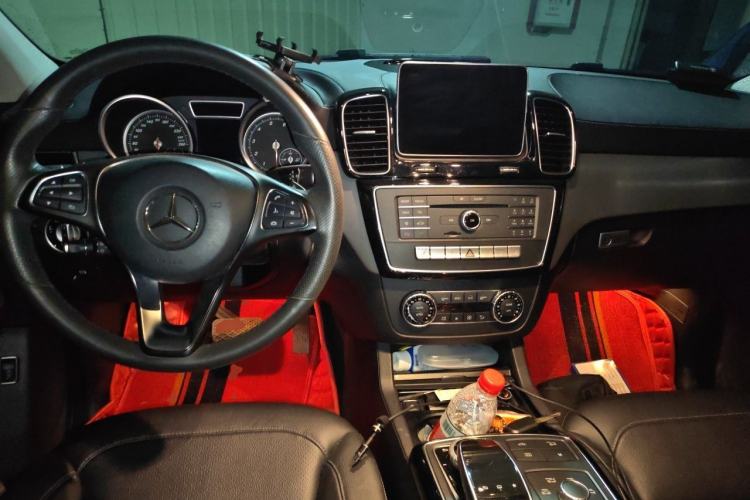 Used Mercedes-Benz GLE Coupe 2015 GLE 400 4MATIC Coupe SUV Center Console
