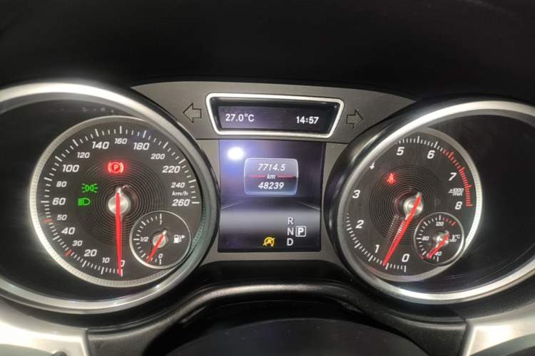 Used Mercedes-Benz GLE Coupe 2015 GLE 320 4MATIC Coupe SUV Instrument Cluster