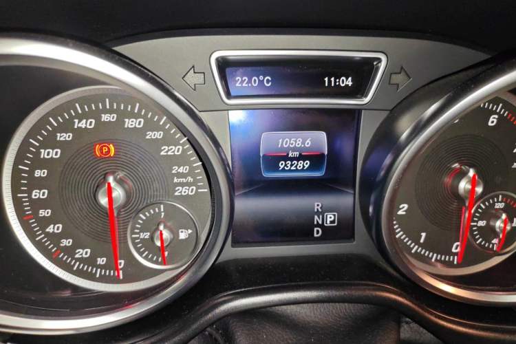 Used Mercedes-Benz GLE Coupe 2015 GLE 400 4MATIC Coupe SUV Odometer Close Up