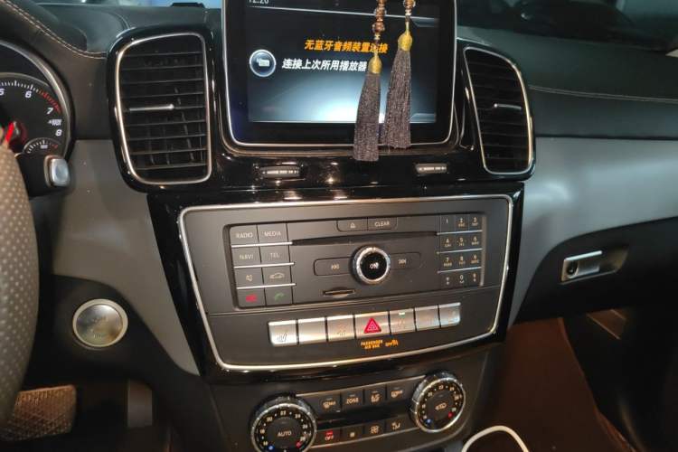 Used Mercedes-Benz GLE Coupe 2015 GLE 320 4MATIC Coupe SUV Audio And AC Panel