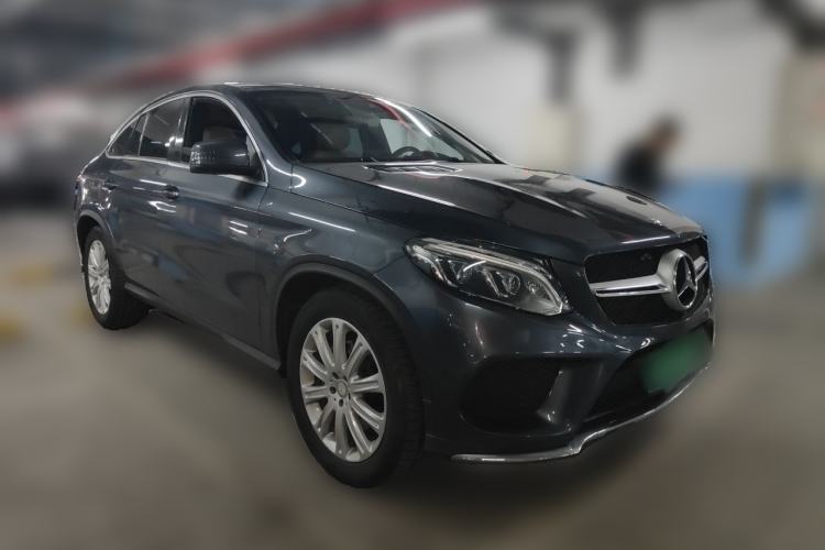 Used Mercedes-Benz GLE Coupe 2015 GLE 320 4MATIC Coupe SUV Front Right 45 Deg