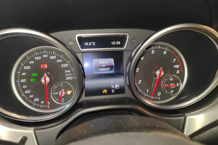 Used Mercedes-Benz GLE Coupe 2015 GLE 320 4MATIC Coupe SUV Instrument Cluster