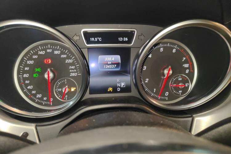 Used Mercedes-Benz GLE Coupe 2015 GLE 320 4MATIC Coupe SUV Odometer Close Up
