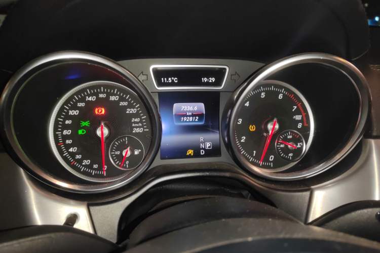 Used Mercedes-Benz GLE Coupe 2015 GLE 320 4MATIC Coupe SUV Instrument Cluster