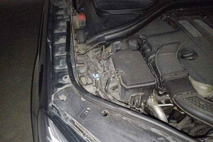 Used Mercedes-Benz GLE Coupe 2015 GLE 320 4MATIC Coupe SUV Engine Bay Right