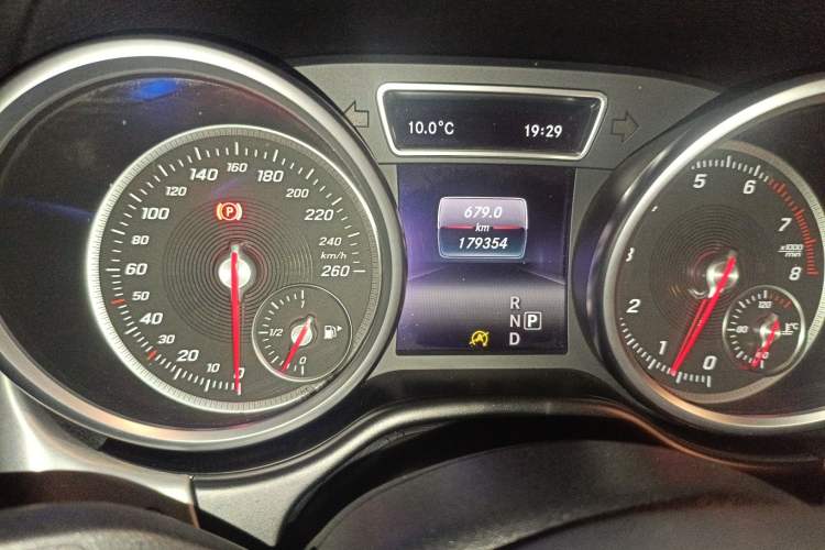 Used Mercedes-Benz GLE Coupe 2015 GLE 320 4MATIC Coupe SUV Odometer Close Up
