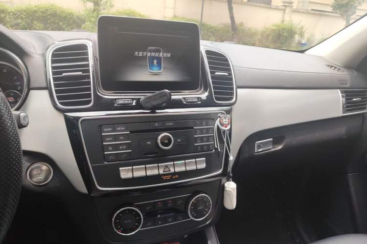 Used Mercedes-Benz GLE Coupe 2015 GLE 320 4MATIC Coupe SUV Audio And AC Panel