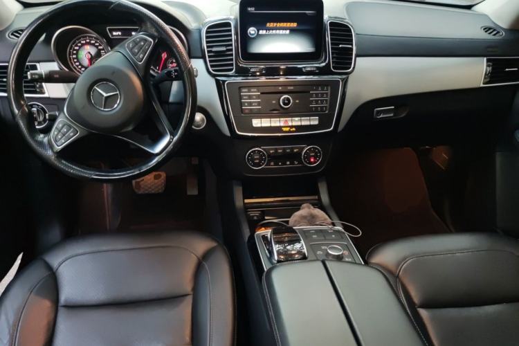 Used Mercedes-Benz GLE Coupe 2015 GLE 400 4MATIC Coupe SUV Center Console