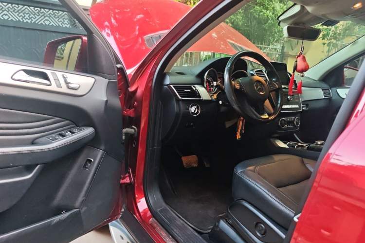 Used Mercedes-Benz GLE Coupe 2015 GLE 320 4MATIC Coupe SUV Driver Seat