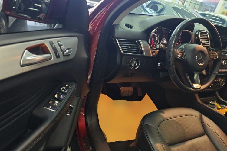 Used Mercedes-Benz GLE Coupe 2015 GLE 320 4MATIC Coupe SUV Driver Seat