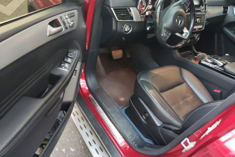 Used Mercedes-Benz GLE Coupe 2015 GLE 400 4MATIC Coupe SUV Driver Seat