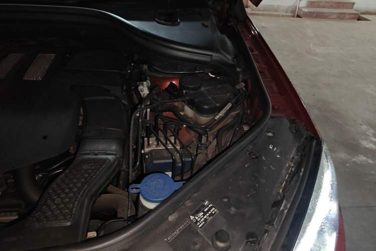 Used Mercedes-Benz GLE Coupe 2015 GLE 320 4MATIC Coupe SUV Engine Bay Left