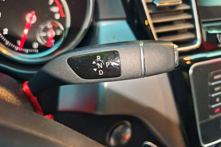 Used Mercedes-Benz GLE Coupe 2015 GLE 320 4MATIC Coupe SUV Gear Lever