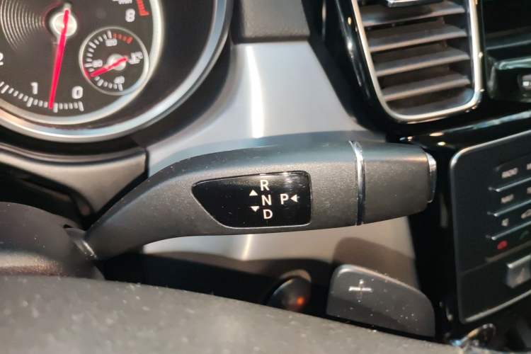 Used Mercedes-Benz GLE Coupe 2015 GLE 400 4MATIC Coupe SUV Gear Lever