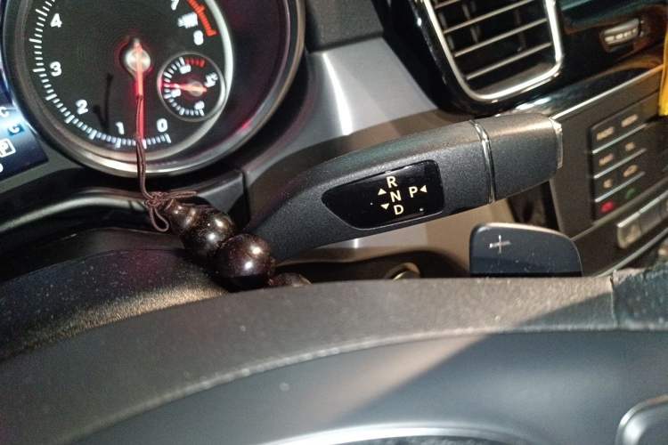 Used Mercedes-Benz GLE Coupe 2015 GLE 320 4MATIC Coupe SUV Gear Lever