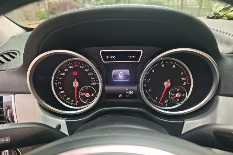 Used Mercedes-Benz GLE Coupe 2015 GLE 320 4MATIC Coupe SUV Instrument Cluster