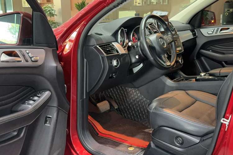Used Mercedes-Benz GLE Coupe 2015 GLE 320 4MATIC Coupe SUV Interior 1