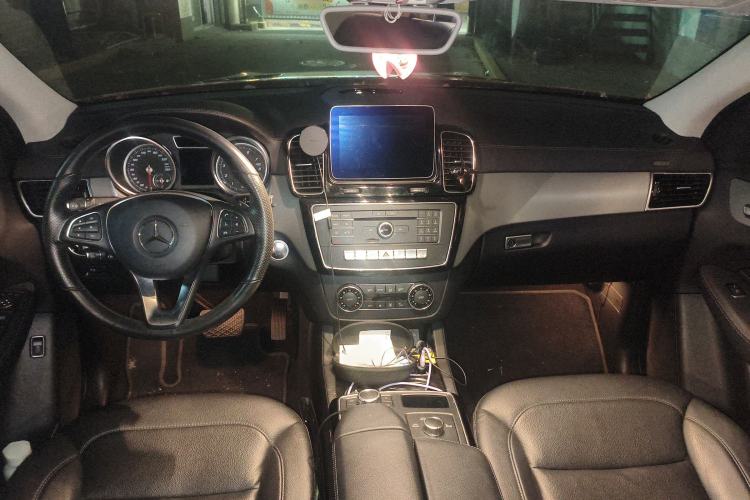Used Mercedes-Benz GLE Coupe 2015 GLE 320 4MATIC Coupe SUV Interior 2