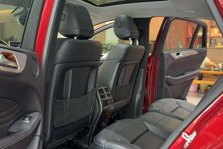 Used Mercedes-Benz GLE Coupe 2015 GLE 320 4MATIC Coupe SUV Interior 3