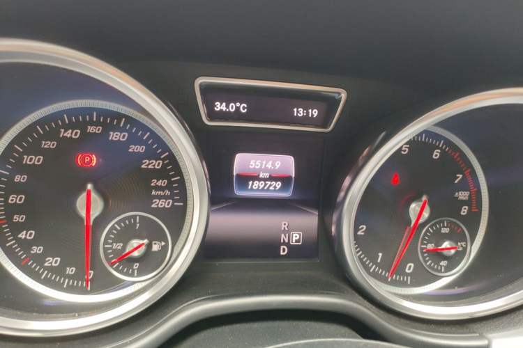 Used Mercedes-Benz GLE Coupe 2015 GLE 320 4MATIC Coupe SUV Odometer Close Up