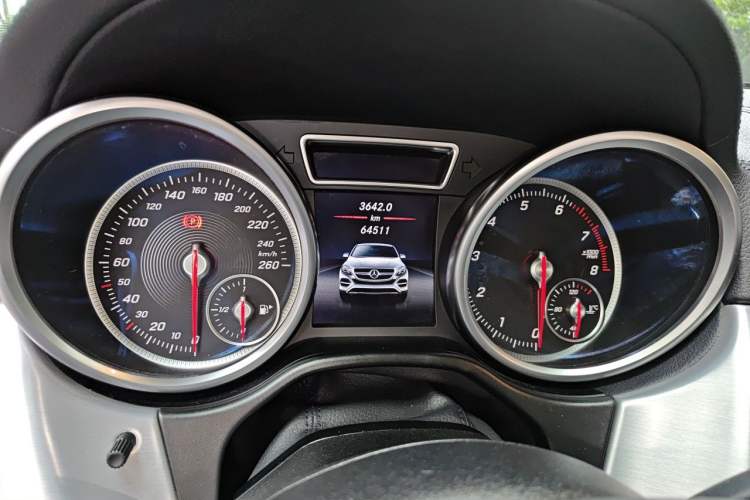 Used Mercedes-Benz GLE Coupe 2015 GLE 320 4MATIC Coupe SUV Odometer Close Up