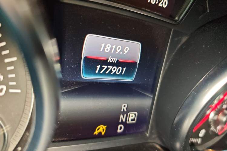 Used Mercedes-Benz GLE Coupe 2015 GLE 320 4MATIC Coupe SUV Odometer Close Up