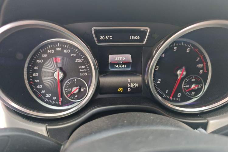 Used Mercedes-Benz GLE Coupe 2015 GLE 320 4MATIC Coupe SUV Odometer Close Up
