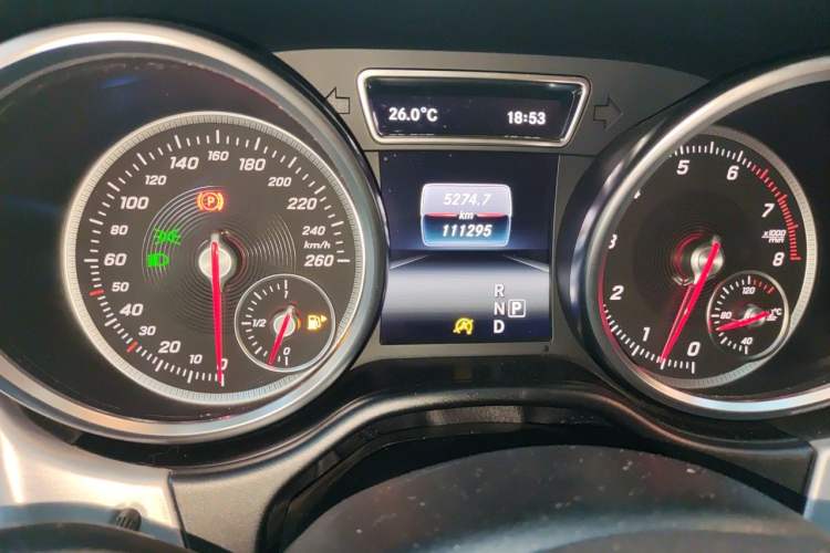 Used Mercedes-Benz GLE Coupe 2015 GLE 400 4MATIC Coupe SUV Odometer Close Up