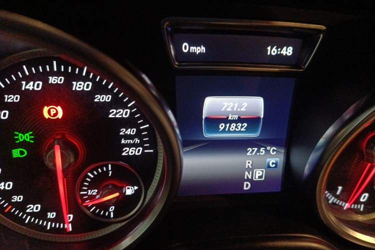 Used Mercedes-Benz GLE Coupe 2015 GLE 320 4MATIC Coupe SUV Odometer Close Up