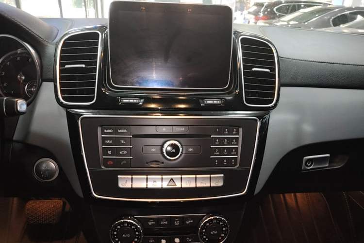 Used Mercedes-Benz GLE Coupe 2015 GLE 320 4MATIC Coupe SUV Audio And AC Panel