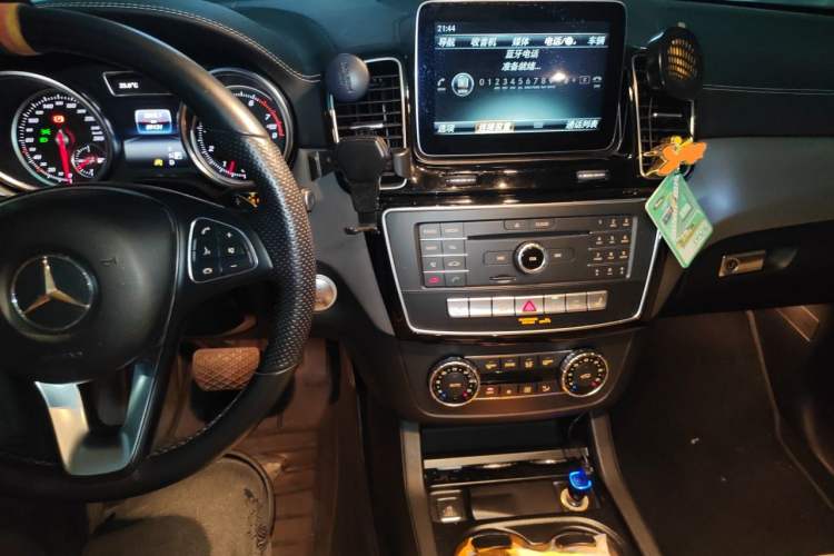 Used Mercedes-Benz GLE Coupe 2015 GLE 320 4MATIC Coupe SUV Audio And AC Panel