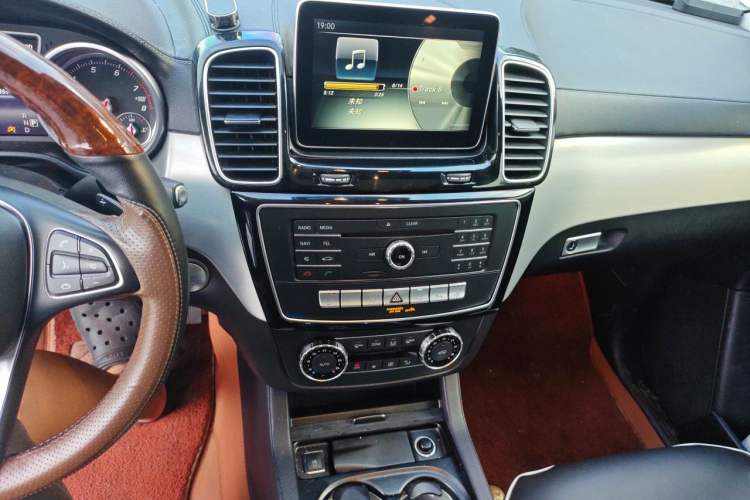 Used Mercedes-Benz GLE Coupe 2015 GLE 320 4MATIC Coupe SUV Audio And AC Panel