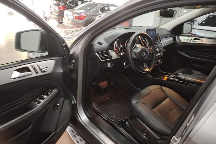 Used Mercedes-Benz GLE Coupe 2015 GLE 320 4MATIC Coupe SUV Driver Seat