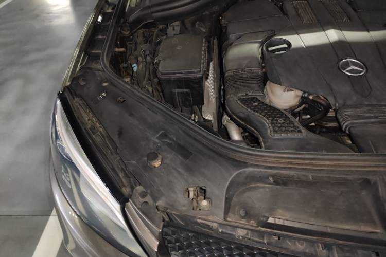 Used Mercedes-Benz GLE Coupe 2015 GLE 320 4MATIC Coupe SUV Engine Bay Right