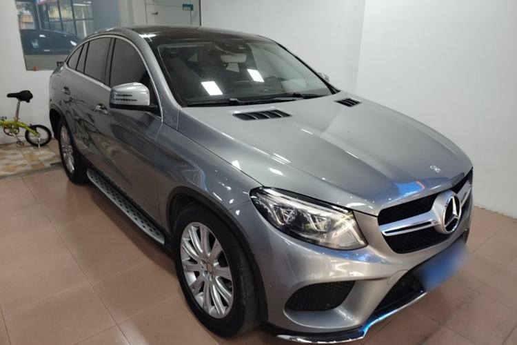 Used Mercedes-Benz GLE Coupe 2015 GLE 320 4MATIC Coupe SUV Front Right 45 Deg