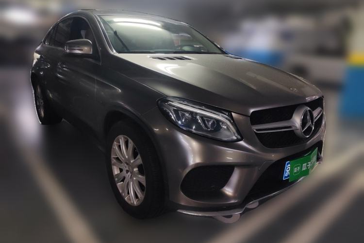 Used Mercedes-Benz GLE Coupe 2015 GLE 320 4MATIC Coupe SUV Front Right 45 Deg