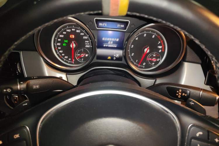 Used Mercedes-Benz GLE Coupe 2015 GLE 320 4MATIC Coupe SUV Instrument Cluster