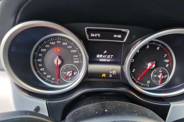 Used Mercedes-Benz GLE Coupe 2015 GLE 320 4MATIC Coupe SUV Instrument Cluster
