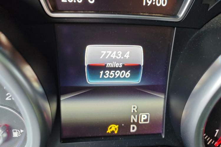 Used Mercedes-Benz GLE Coupe 2015 GLE 320 4MATIC Coupe SUV Odometer Close Up