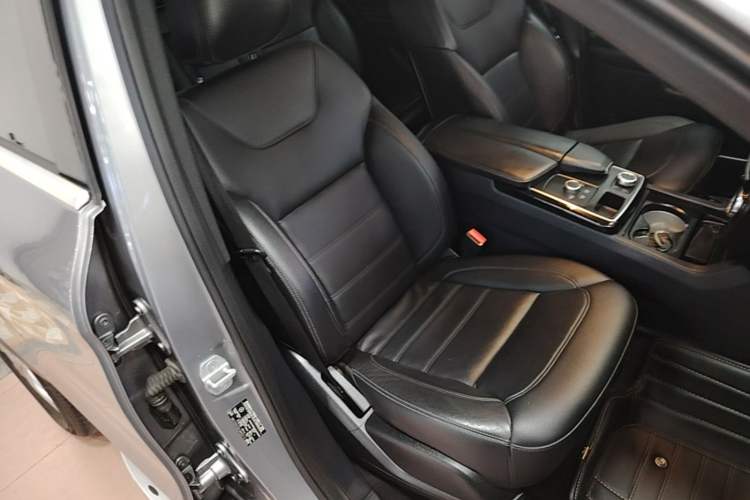 Used Mercedes-Benz GLE Coupe 2015 GLE 320 4MATIC Coupe SUV Right Front Seat