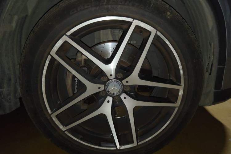 Used Mercedes-Benz GLE Coupe 2015 GLE 450 AMG 4MATIC Coupe SUV Right Front Wheel Hub