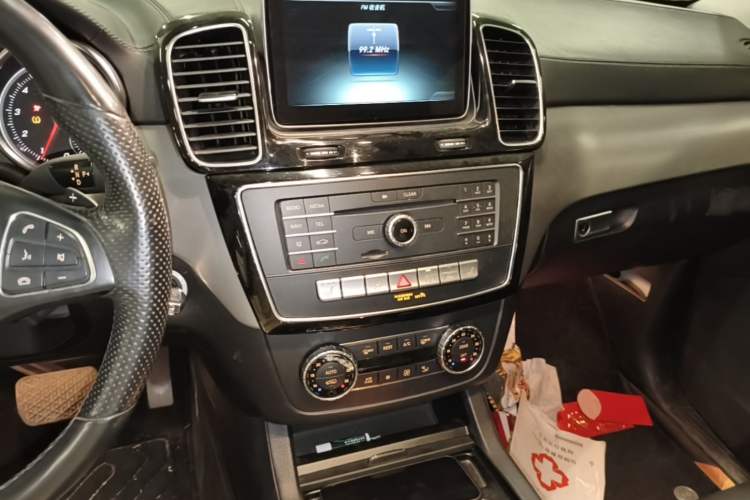 Used Mercedes-Benz GLE Coupe 2015 GLE 400 4MATIC Coupe SUV Audio And AC Panel