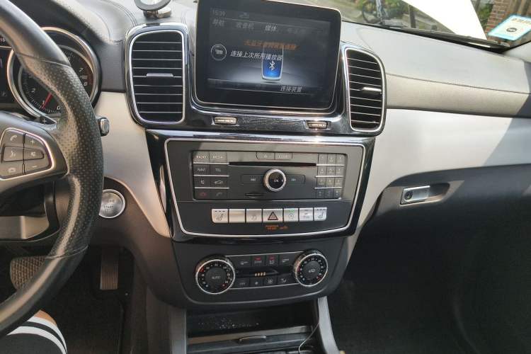 Used Mercedes-Benz GLE Coupe 2015 GLE 320 4MATIC Coupe SUV Audio And AC Panel